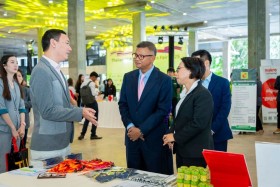 ผู้แทน กกต. เข้าร่วมงาน Thailand Education &amp; Jobs Fair 2025 ... พารามิเตอร์รูปภาพ 1